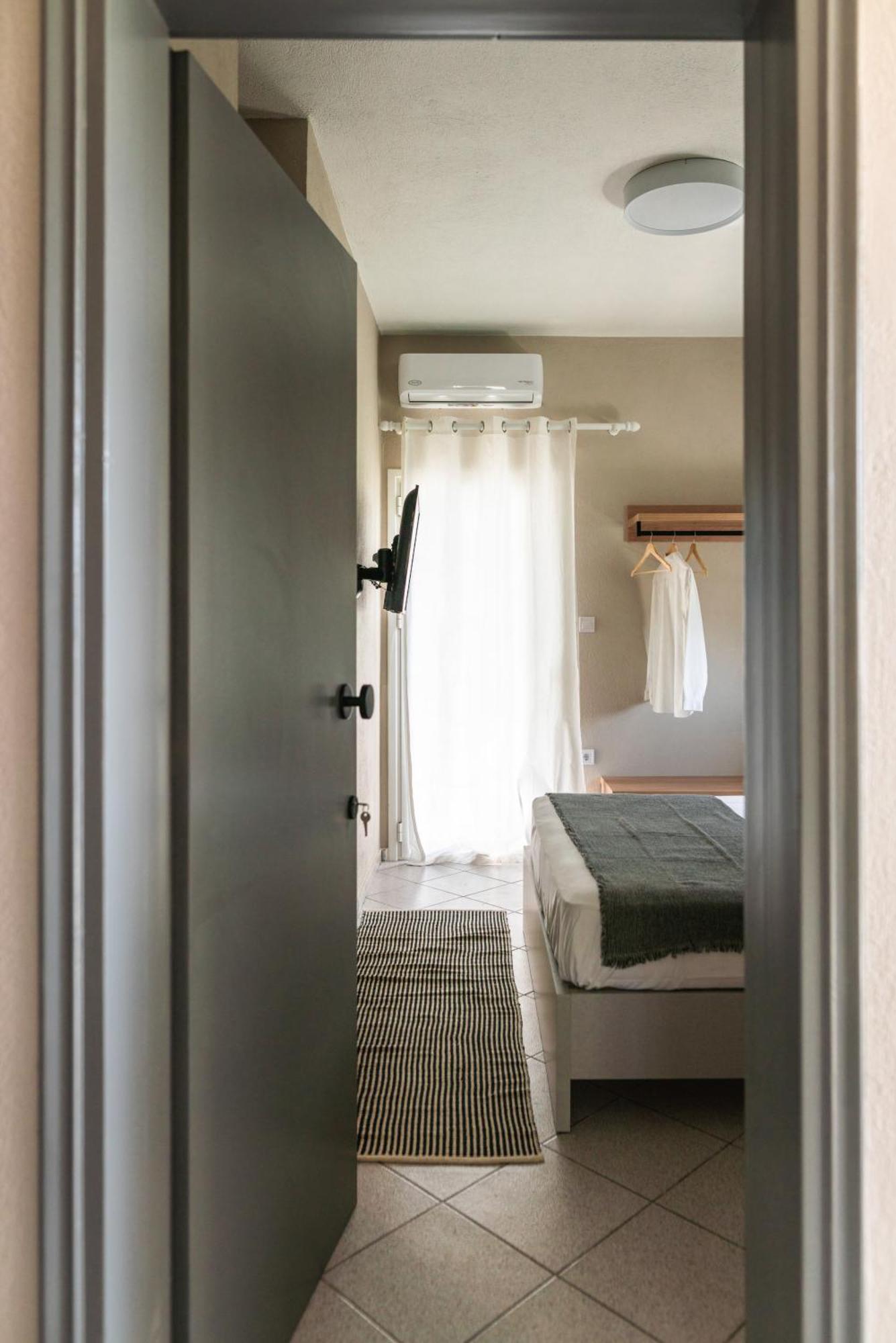 Blue Hug Apartment Plataria