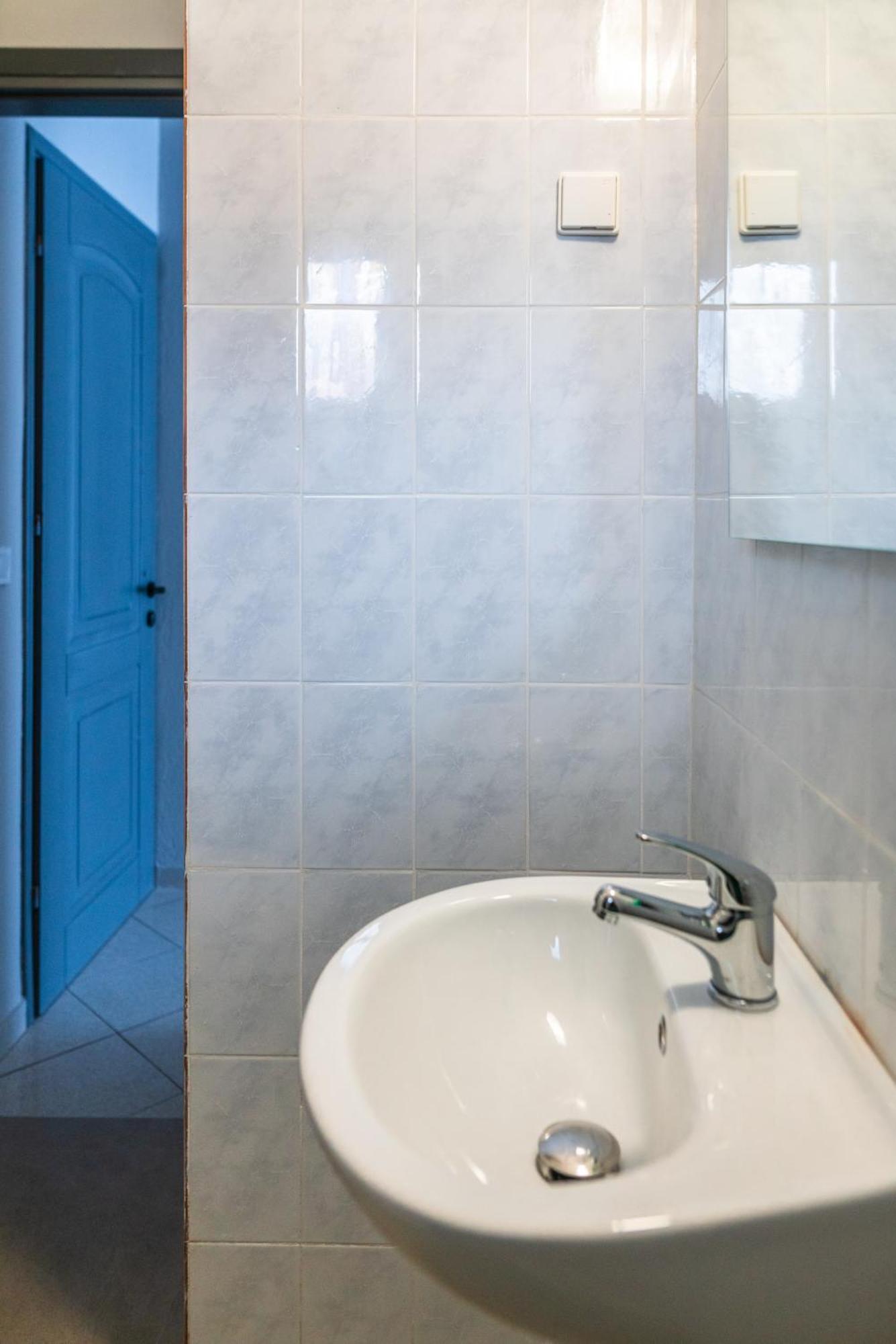 Blue Hug Apartment